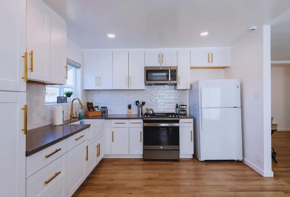 Holiday home Cozy Modern 3 Bed 1 Bath Home - Pet Friendly! Lawndale