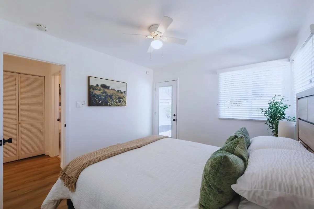 Holiday home Cozy Modern 3 Bed 1 Bath Home - Pet Friendly! Lawndale
