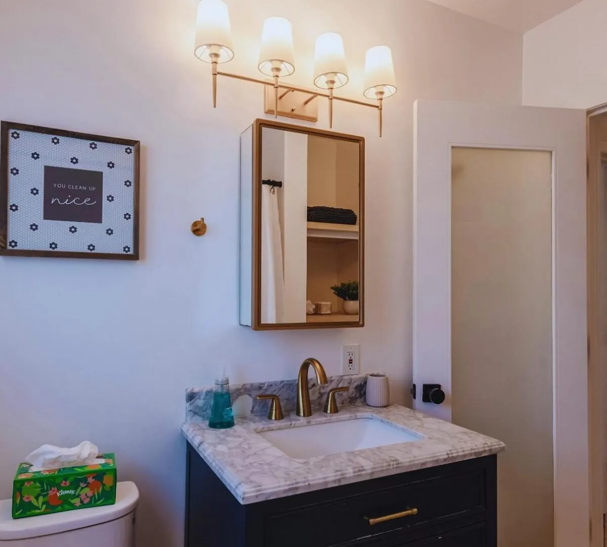 Cozy Modern 3 Bed 1 Bath Home - Pet Friendly! Lawndale Holiday home